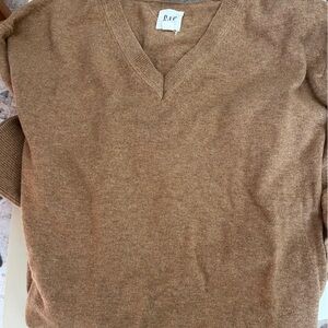 GAP Men’s Tan V-Neck Sweater NWT